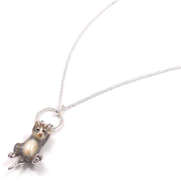 サツルノ:シルバーペンダントネックレス ぶら下がり猫 サバトラ CS164GR-FL50-60 ¥25,000(税抜) シルバー925